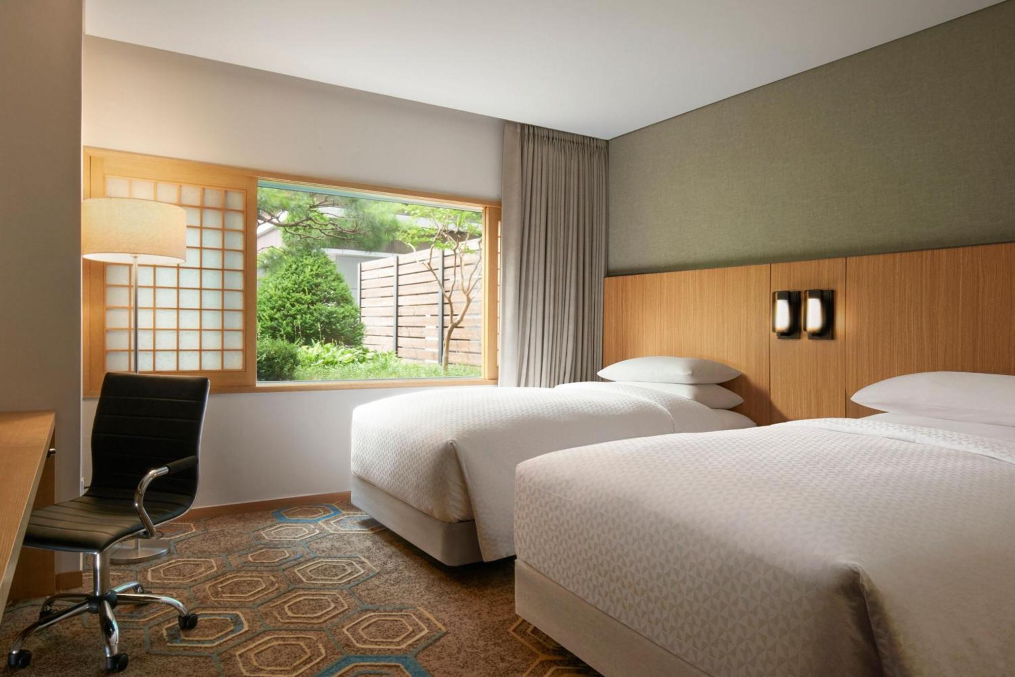 Khách sạn Four Points By Sheraton Seoul, Guro 4*